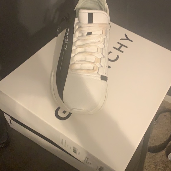 COPY - Givenchy tennis shoe